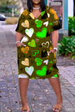 Армейско-зеленое повседневное платье с базовым V-образным вырезом и короткими рукавами с принтом