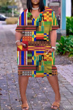 Mehrfarbiges, legeres, kurzärmliges Basic-Kleid mit V-Ausschnitt