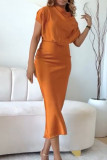 Vestido largo naranja elegante de retazos lisos con pliegues y cuello redondo