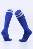 Blau-weiße Patchwork-Socke mit lässigem Druck
