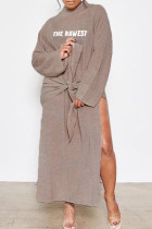 Braunes, lässiges, bedrucktes, Bandage-Patchwork-langes Kleid mit hoher Öffnung und halbem Rollkragen