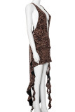 Vestidos de vestir irregulares con cuello en V y patchwork con estampado de calle marrón