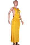 Gelbes, lässiges, bedrucktes Bandage-Patchwork-Kordelzug-langes Kleid mit hoher Öffnung und O-Ausschnitt