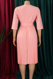 ピンクのエレガントな固体パッチワーク ベルト付きプリーツ V ネック A ライン ドレス