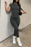 Vêtements de sport décontractés gris foncé, couleur unie, col rond, manches courtes, deux pièces