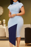 Vestidos de saia enrolados com gola alta em contraste elegante azul claro