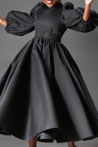 黒のエレガントな固体パッチワーク ベルト付きハーフ タートルネック A ライン ドレス