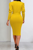 Желтые элегантные однотонные бандажные лоскутные платья-юбки со складками и круглым вырезом