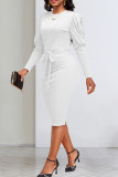 Vestidos de falda envueltos con cuello redondo y pliegues de retazos lisos elegantes blancos