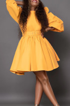 Gelbes, elegantes, einfarbiges Patchwork-Kleid mit Gürtel und O-Ausschnitt in A-Linie