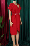 Saia lápis vermelha elegante sólida com fenda com zíper e decote em V Vestidos plus size