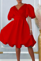 Красные элегантные однотонные платья в стиле пэчворк с V-образным вырезом