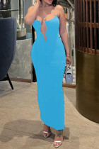Vestidos de estilingue de alça espaguete em cor azul claro com retalhos vazados e costas nuas