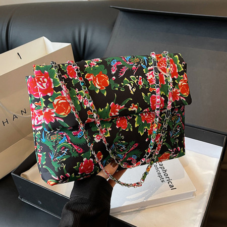 Черные богемные винтажные контрастные сумки с цветочным принтом