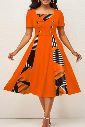 Orangefarbenes, elegant bedrucktes Patchwork-Kleid mit quadratischem Kragen in A-Linie in Übergröße