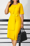 Vestidos de falda envueltos con cuello en O y cinturón con abertura de retales lisos elegantes amarillos