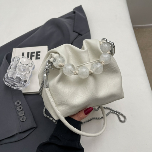 Кремово-белые, милые, простые сумки с однотонными цепочками и бисером
