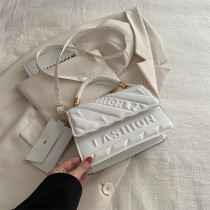 Белые повседневные простые сумки в стиле пэчворк с буквами