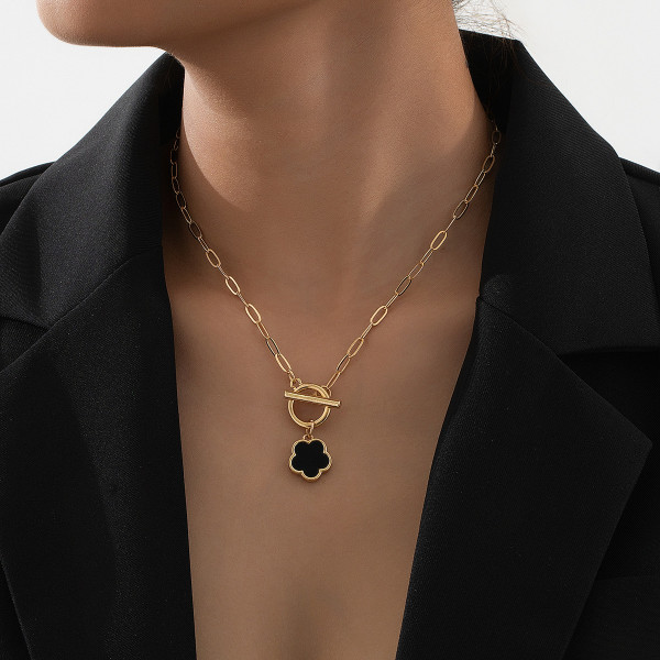 Black Daily Flowers Hollow Out Necklaces
