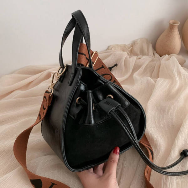 Black Casual Vintage Solid Crossbody Bag