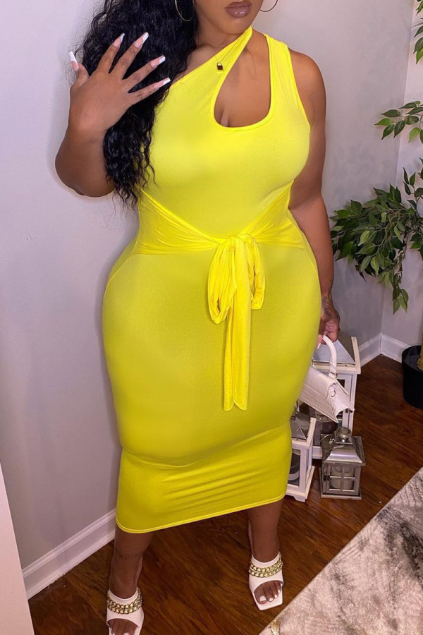 Yellow Sexy Plus Size Solid Hollowed Out One Shoulder Sleeveless Dress