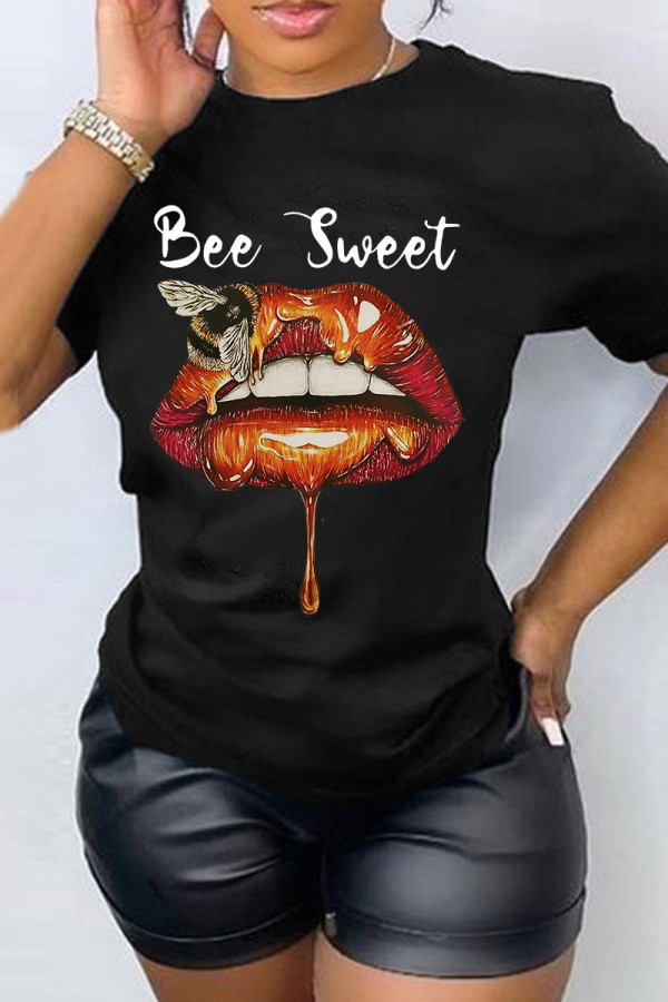 Black Casual Lips Printed Basic O Neck T-Shirts