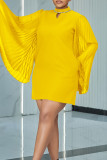 Yellow Elegant Solid Hollowed Out Patchwork Pocket Hot Drill Pleated O Neck Straight Dresses