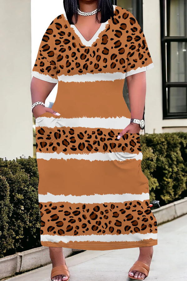 Antique Brass Street Print Pocket Patchwork V Neck Straight Plus Size Dresses