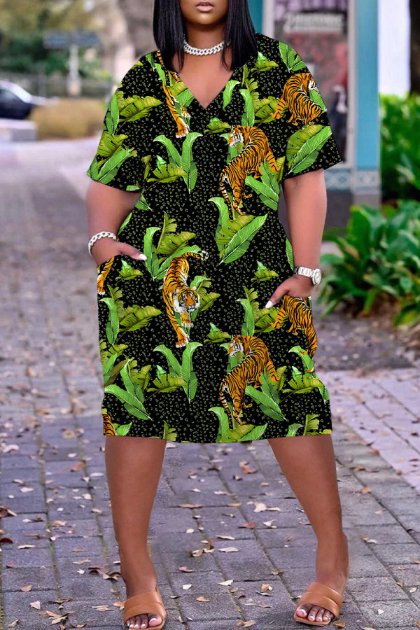 Black Green Casual Print Pocket V Neck Short Sleeve Plus Size Dresses