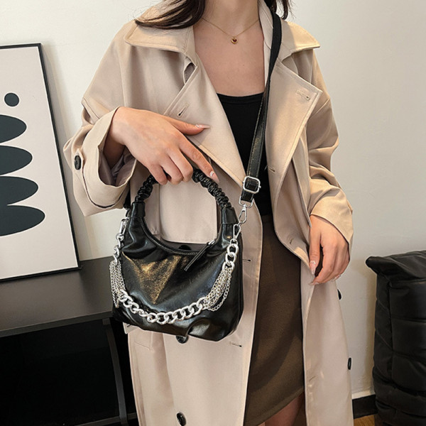 Black Daily Chains Zipper Bags