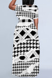 Black Gold Casual Geometric Print Chain print Pocket Contrast O Neck Printed Plus Size Dresses