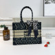 Black And White Casual Letters Patchwork Contrast Bags