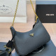 Black Casual Solid Color Patchwork Chains Zipper Bags