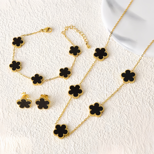 Black Daily Flowers Chains Necklaces