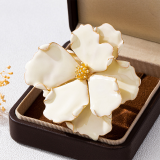 White Daily Flowers Irregular Brooch