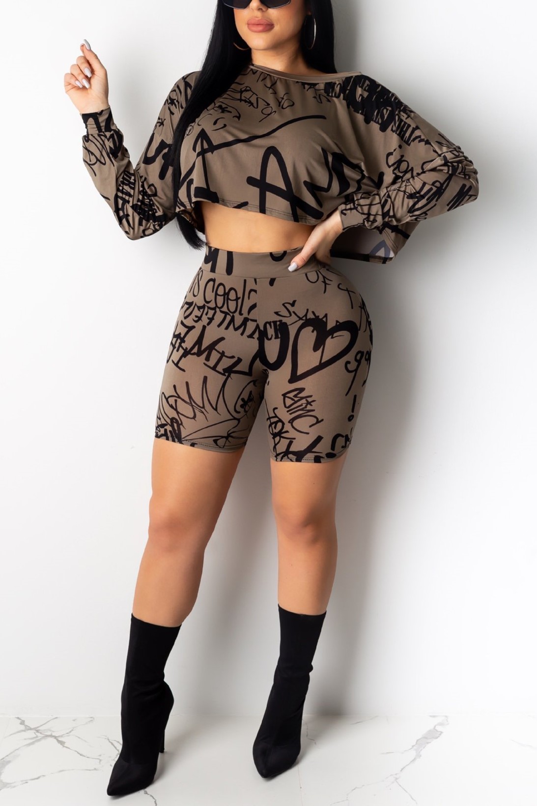 

Fashion Printing Long Sleeve Top Shorts Coffee Set