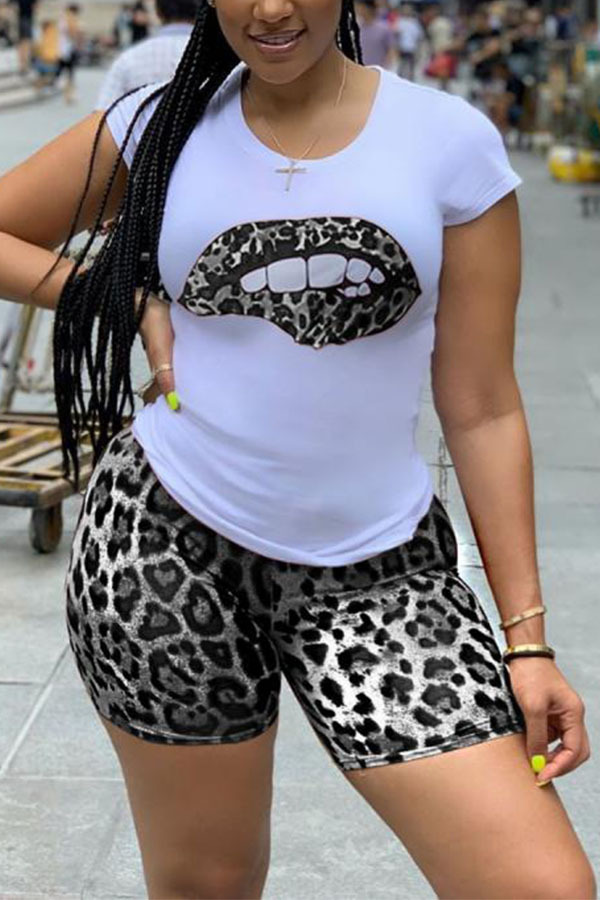 White Fashion Street Print Leopard Lips Print Stitching O Neck Plus Size Two Pieces