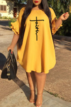 Yellow Casual Print Split Joint Flounce O Neck Straight Plus Size Dresses