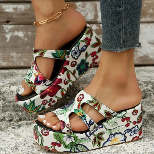 Red Casual Daily Hollowed Out Patchwork Printing Round Comfortable Out Door Wedges Shoes (Heel Height 2.36in)