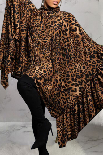 Coffee Street Leopard Patchwork Buttons O Neck Tops