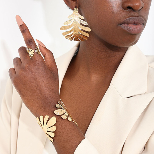 Casual Metal Ring Leaf Open Ring Bracelet And Earrings Four-piece Set