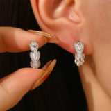 Red Charming Heart-Shaped Dangle Earrings