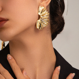 Casual Bohemian Gold Dangle Cute Metal Flower Earrings