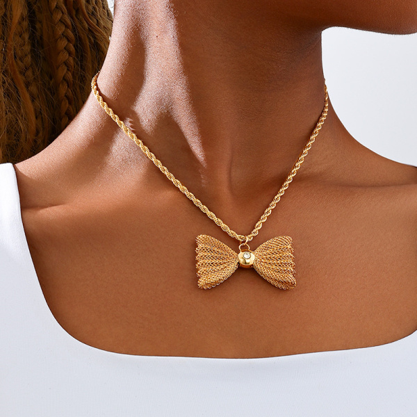 Gold Party Bow Chains Pendant Necklace