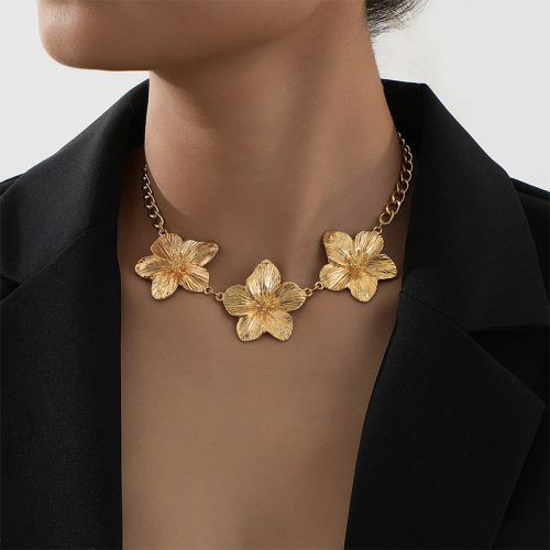 Glod Metal Flower Shape Necklaces