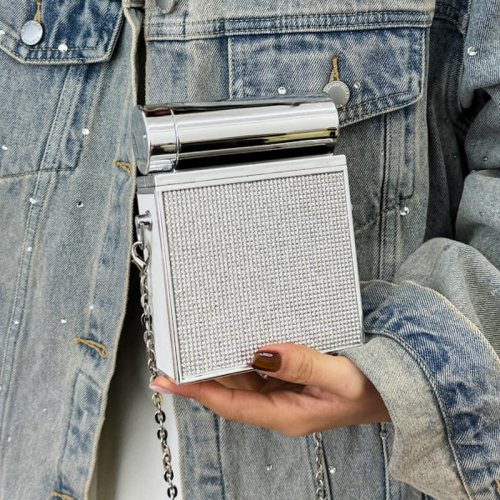 White Casual Zipper Chain Shoulder Bag