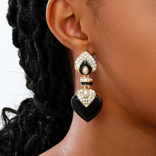 Black Rhinestone Decor Love Heart Diamond Earrings