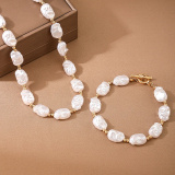 White Irregular Imitation Pearls Decor Necklace Bracelet Two Piece Set