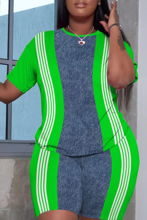 Green Striped Print Round Neck Short Sleeve T-shirt and Fitted Shorts Casual Outing Two Piece Short Sets