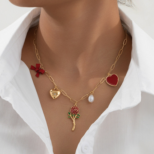 Casual Flowers Heart Shaped Chains Necklaces
